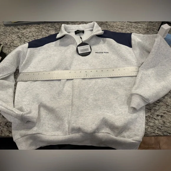 White Fox Boutique NWT It's A Bad Idea Zip Front Sweater Grey - Picture 5 of 6